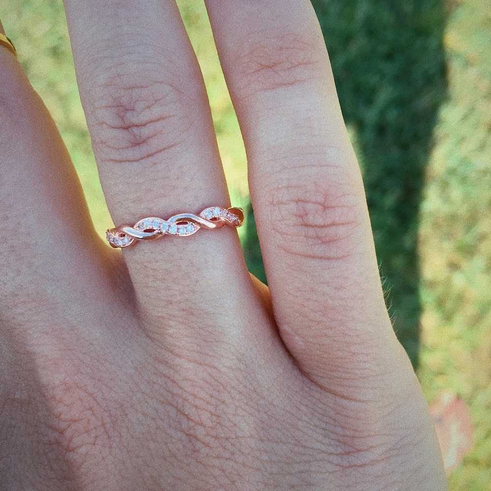 Twist Ring - Picture 2 of 3